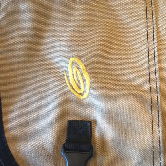 Timbuk2 Handbags - Timbuk2 Khaki Messenger bag xLarge